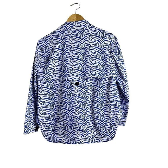 Carlisle Animal Print Safari Blazer Button Down Jacket
Blue & White Size 4 Small - Picture 5 of 7